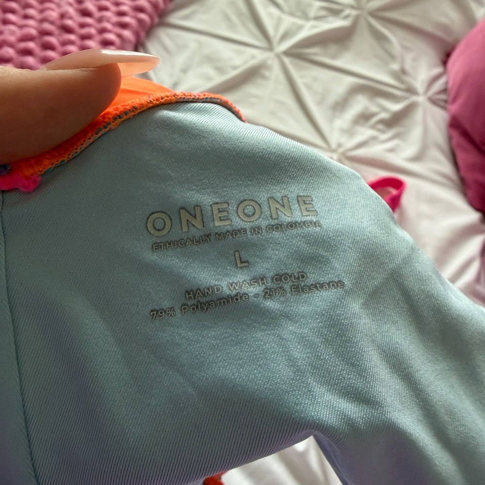 One One bikini - Picture 4 of 4